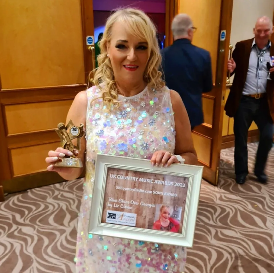 Award Liz Clarke