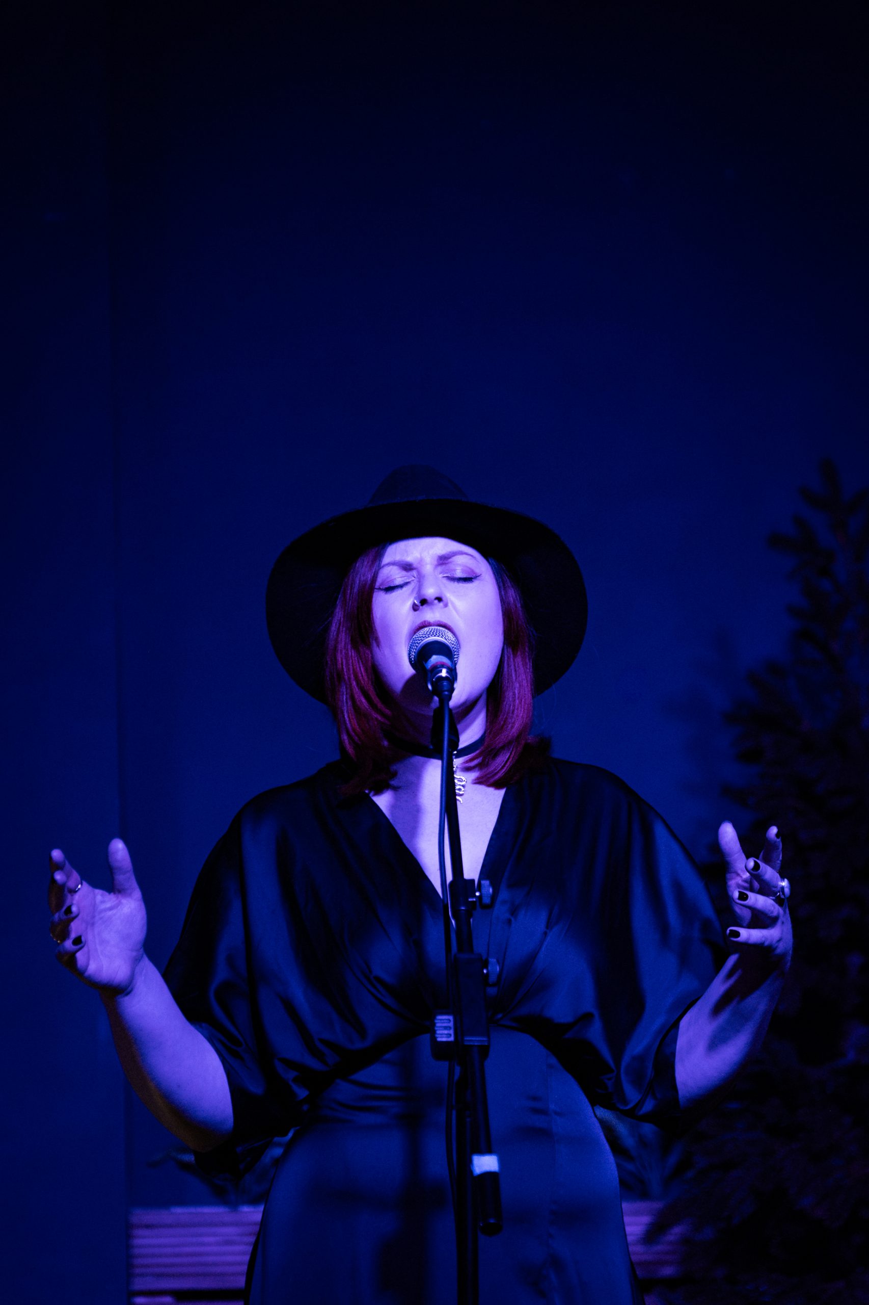 Chloe Gorman of Saint Senara live at The Thirsty Pine c Tim Firth scaled